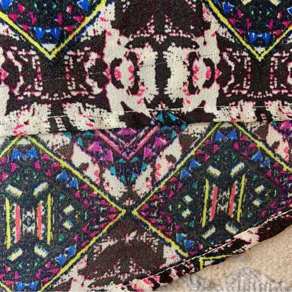 Sz XS Target Xhilaration Pattern Blouse with Cream Lace Sleece Detail - Picture 4 of 4